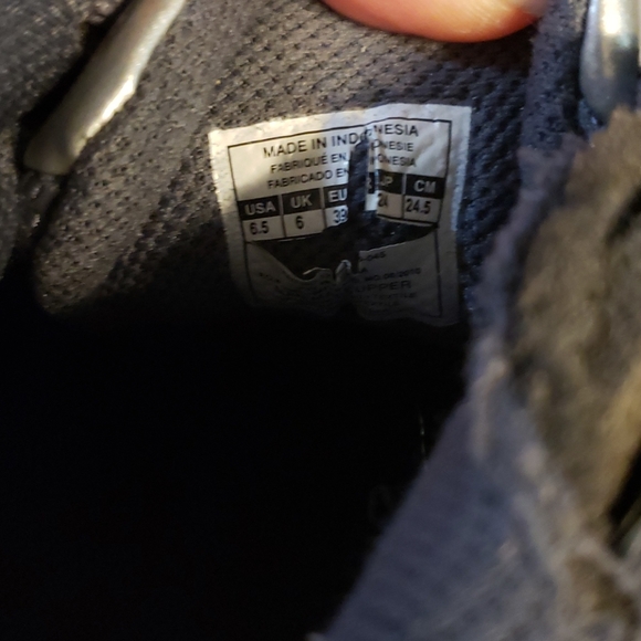 UNDER ARMOUR SNEAKERS SZ 6.5 - Picture 6 of 9